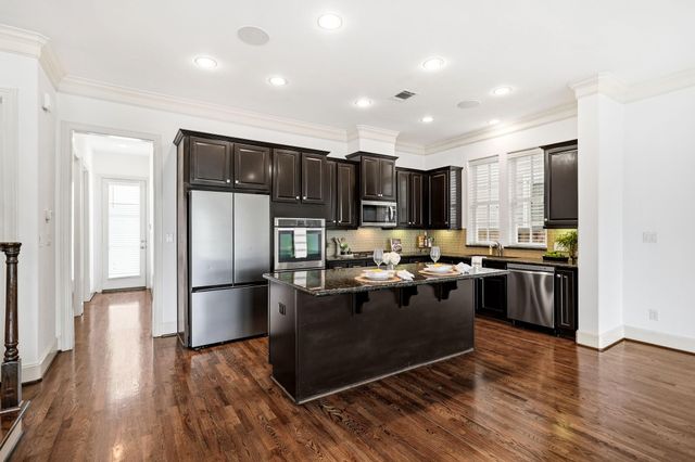 8760 Kempwood Drive, Houston, TX 77080