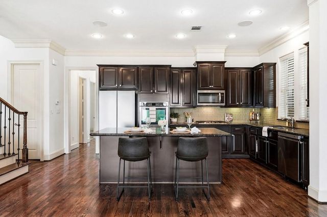 8760 Kempwood Drive, Houston, TX 77080