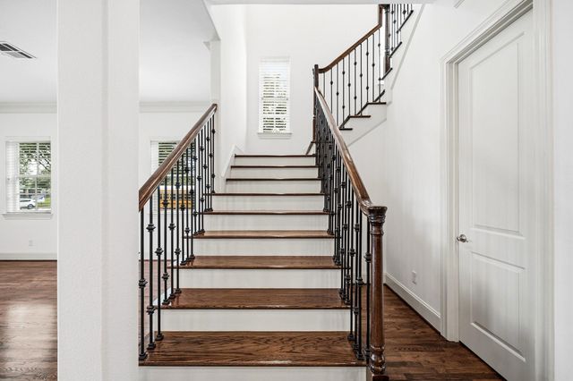 8760 Kempwood Drive, Houston, TX 77080