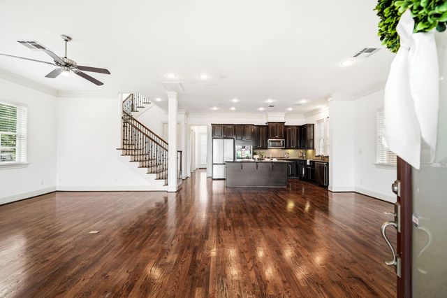 8760 Kempwood Drive, Houston, TX 77080