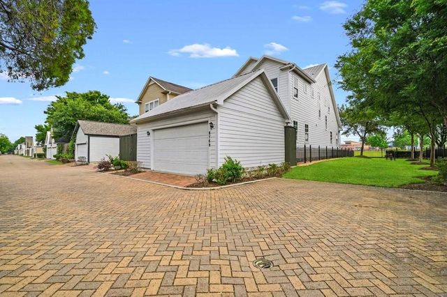 8760 Kempwood Drive, Houston, TX 77080