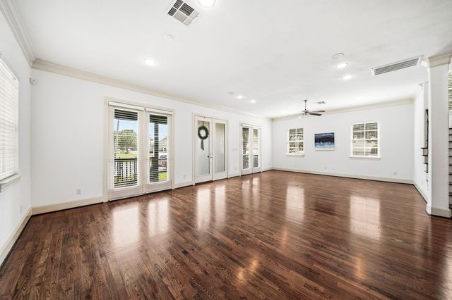 8760 Kempwood Drive, Houston, TX 77080