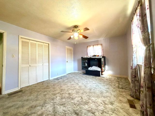 2690 Glensboro Road, Lawrenceburg, KY 40342