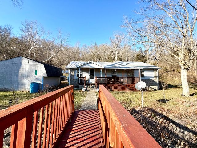 2690 Glensboro Road, Lawrenceburg, KY 40342