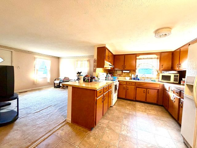 2690 Glensboro Road, Lawrenceburg, KY 40342