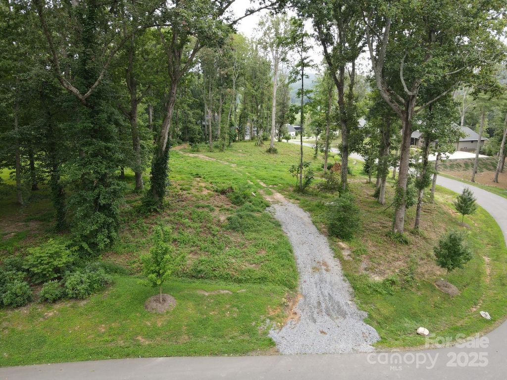 105 Annabelle Linn Drive, Fairview, NC 28730