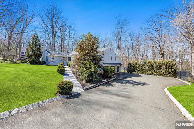 19 Ivy Place, Upper Saddle River, NJ 07458
