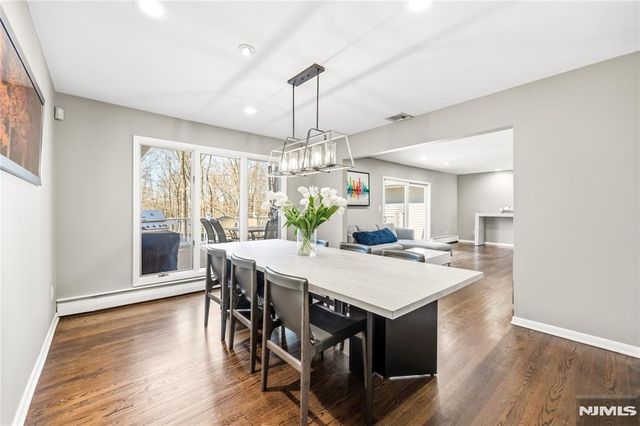 19 Ivy Place, Upper Saddle River, NJ 07458