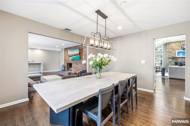 19 Ivy Place, Upper Saddle River, NJ 07458