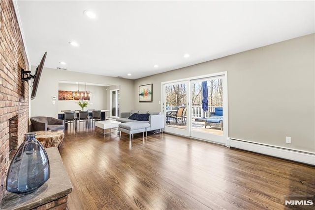 19 Ivy Place, Upper Saddle River, NJ 07458