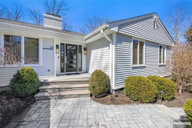 19 Ivy Place, Upper Saddle River, NJ 07458