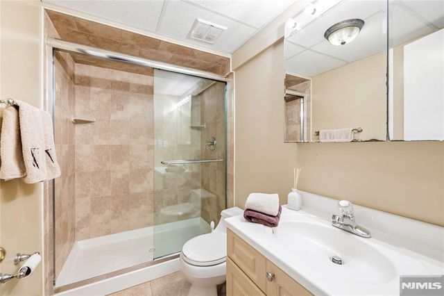 19 Ivy Place, Upper Saddle River, NJ 07458