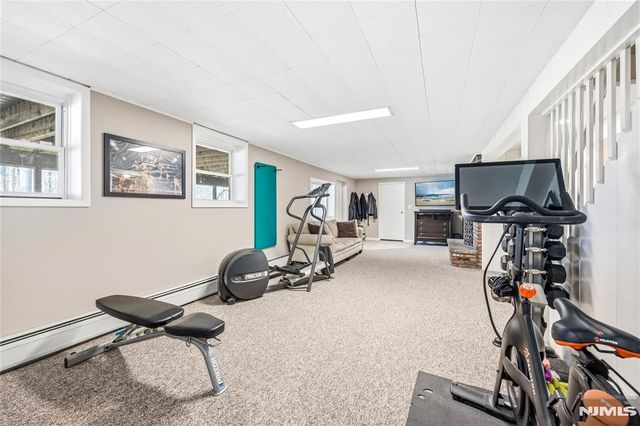 19 Ivy Place, Upper Saddle River, NJ 07458