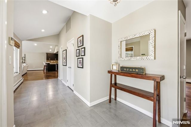 19 Ivy Place, Upper Saddle River, NJ 07458