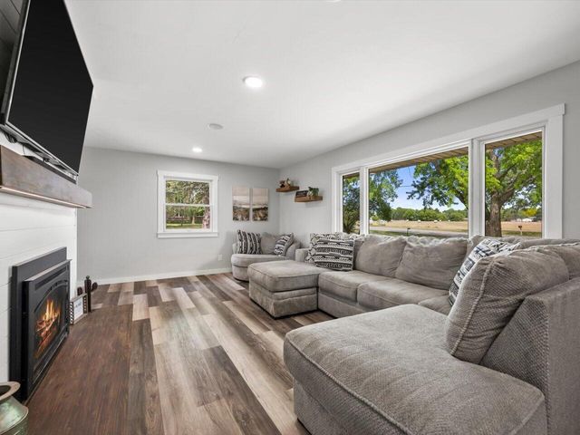 W334S7837 County Road E, Mukwonago, WI 53149