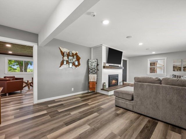 W334S7837 County Road E, Mukwonago, WI 53149