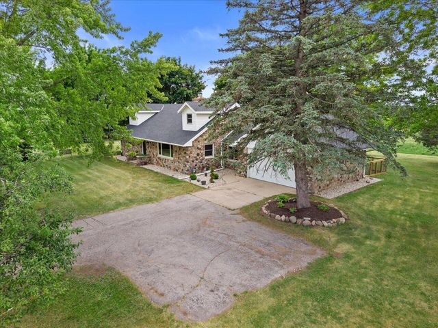 W334S7837 County Road E, Mukwonago, WI 53149