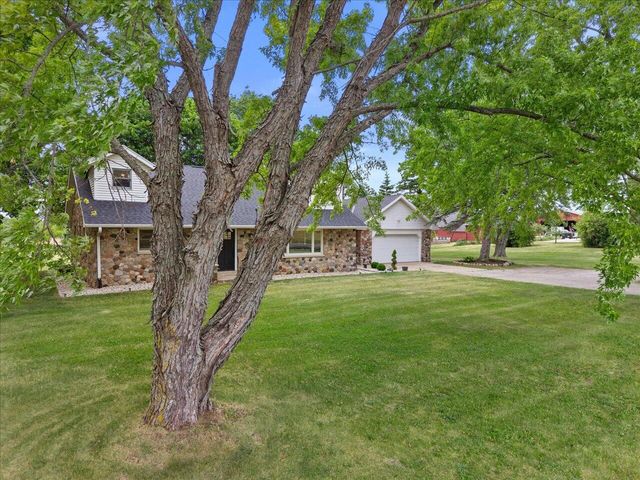 W334S7837 County Road E, Mukwonago, WI 53149