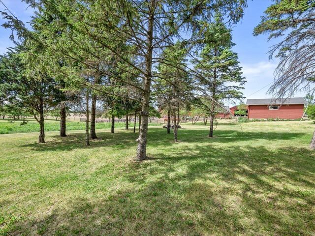 W334S7837 County Road E, Mukwonago, WI 53149