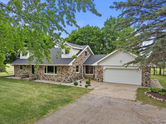 W334S7837 County Road E, Mukwonago, WI 53149
