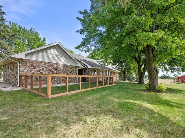 W334S7837 County Road E, Mukwonago, WI 53149