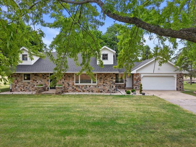 W334S7837 County Road E, Mukwonago, WI 53149