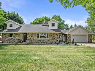 W334S7837 County Road E, Mukwonago, WI 53149