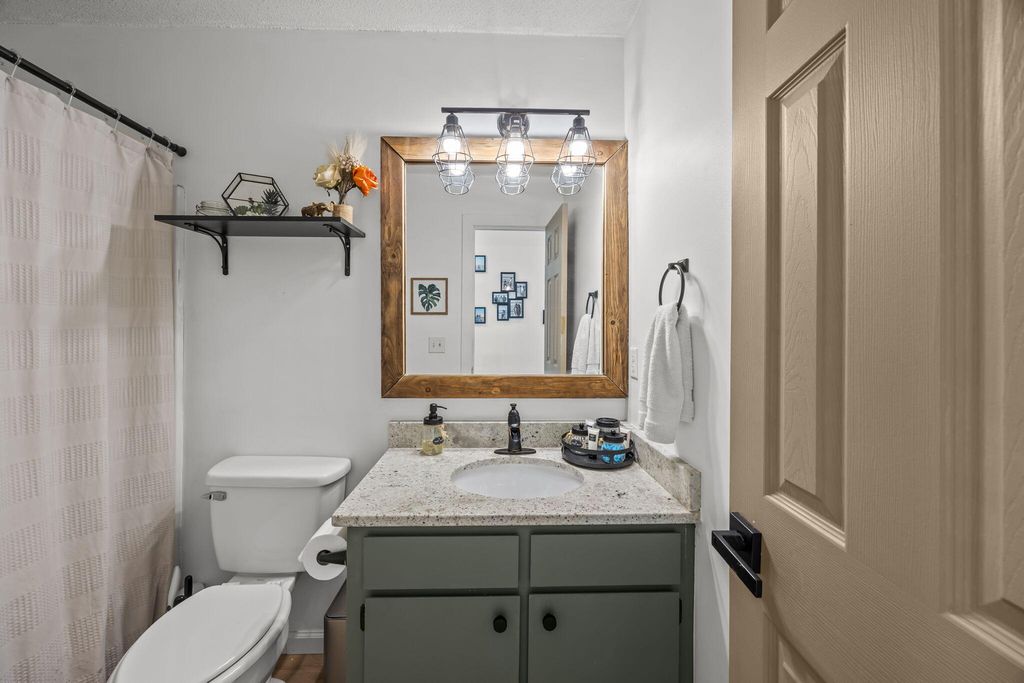 Image 19 of property listing at 1019 Douglas Wayne Road, Summerville, SC 29486