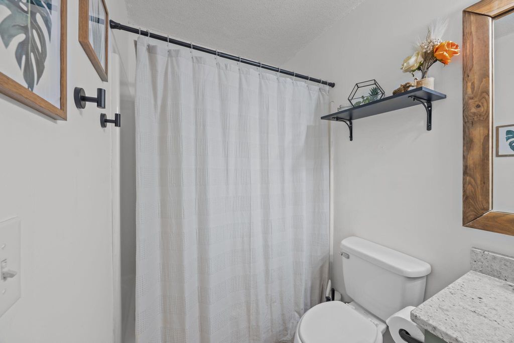 Image 20 of property listing at 1019 Douglas Wayne Road, Summerville, SC 29486