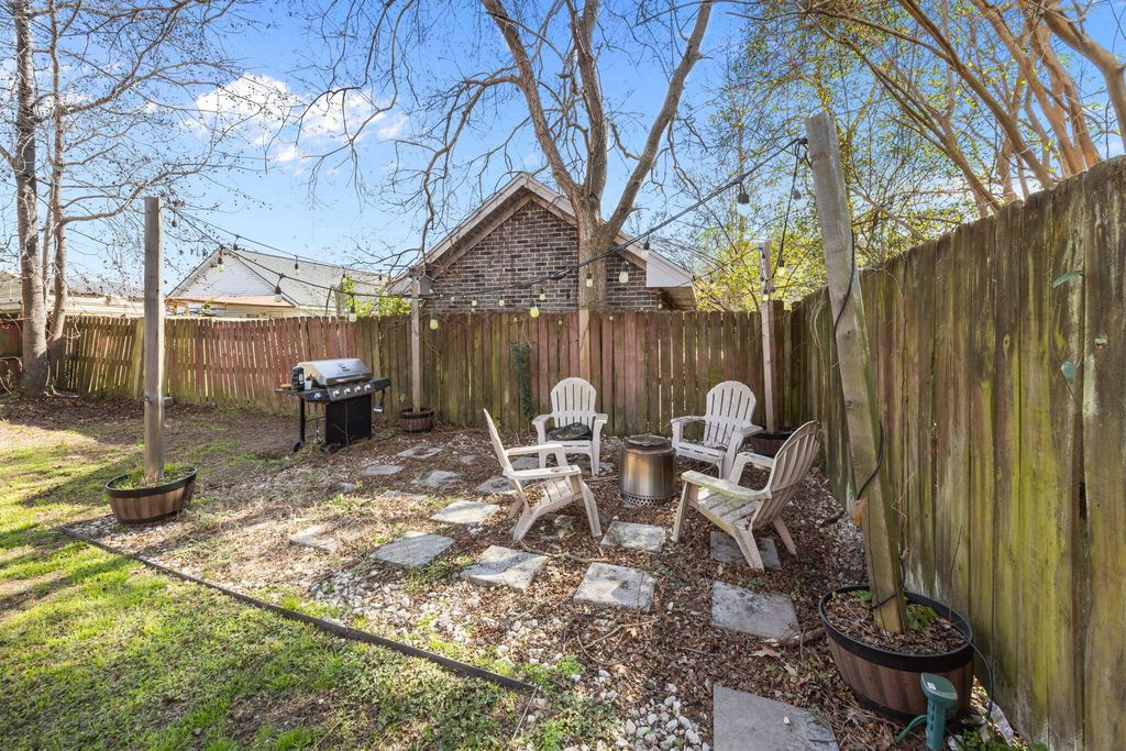 Image 35 of property listing at 1019 Douglas Wayne Road, Summerville, SC 29486