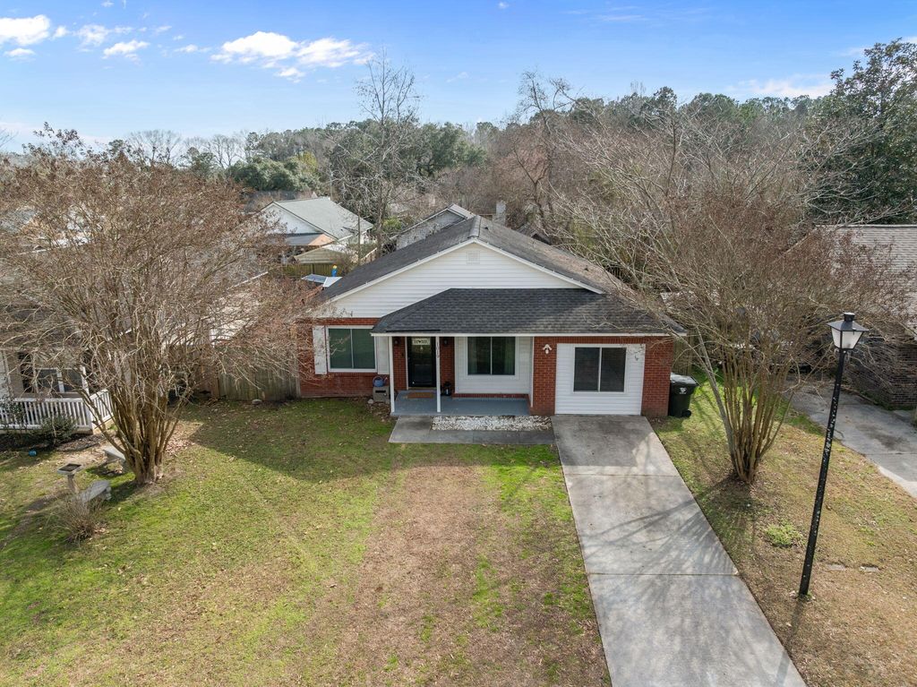 Image 38 of property listing at 1019 Douglas Wayne Road, Summerville, SC 29486