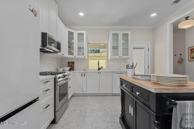 87001 Beaux Vue Court, Diamondhead, MS 39525