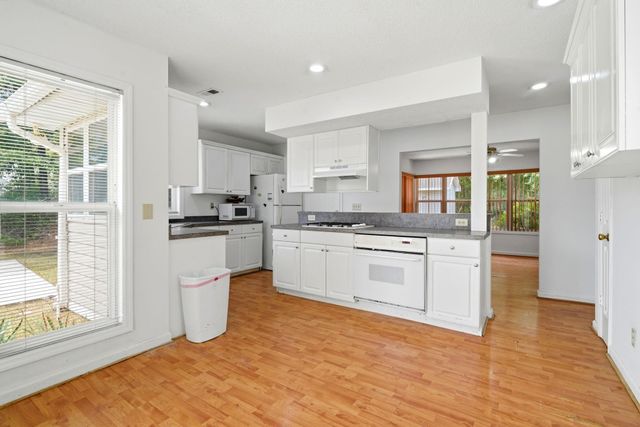 106 Sharon Ct., Conway, SC 29526