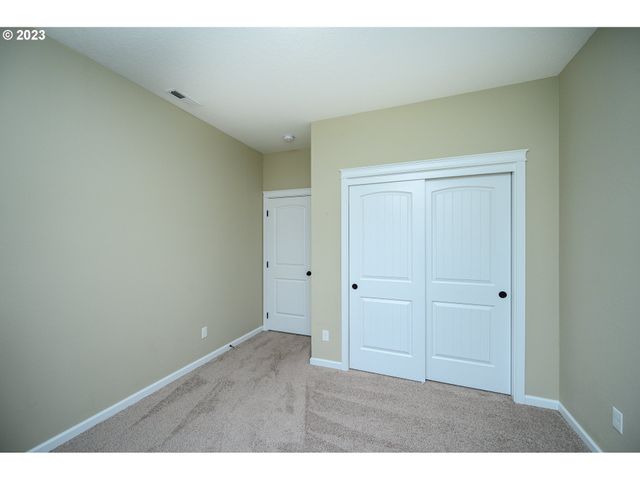 467 E JOHNSON St, Carlton, OR 97111