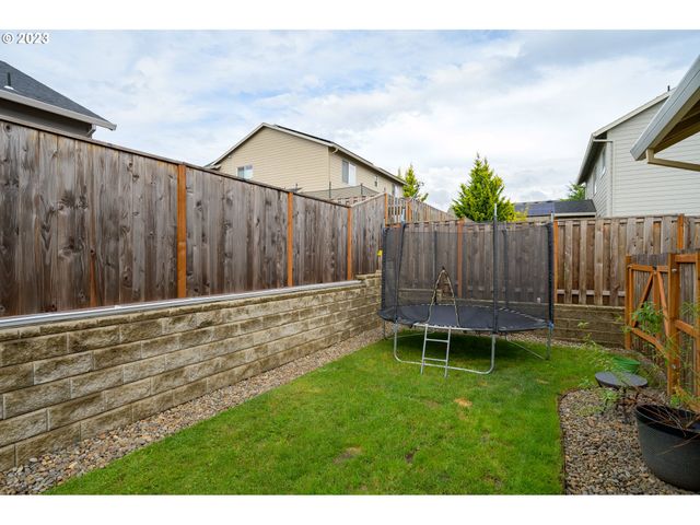 467 E JOHNSON St, Carlton, OR 97111