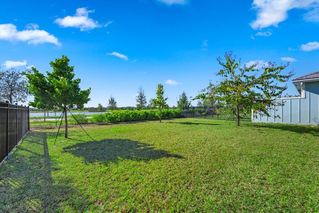 19540 Broad Shore Walk, Loxahatchee, FL 33470