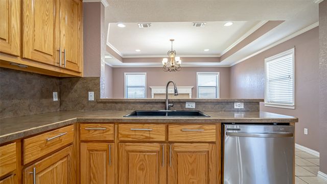 622 Parker Lane, Granbury, TX 76048