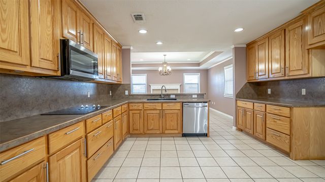 622 Parker Lane, Granbury, TX 76048