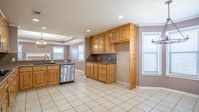 622 Parker Lane, Granbury, TX 76048