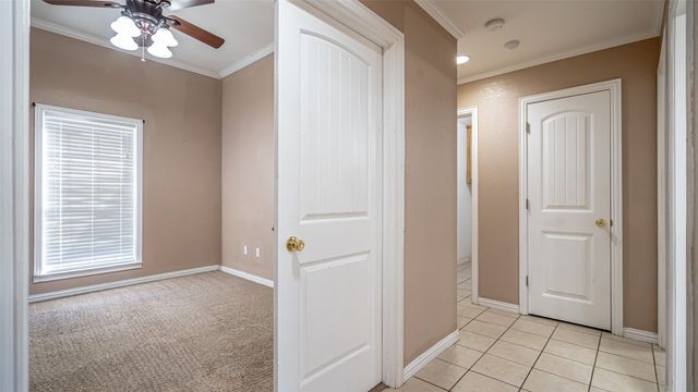 622 Parker Lane, Granbury, TX 76048