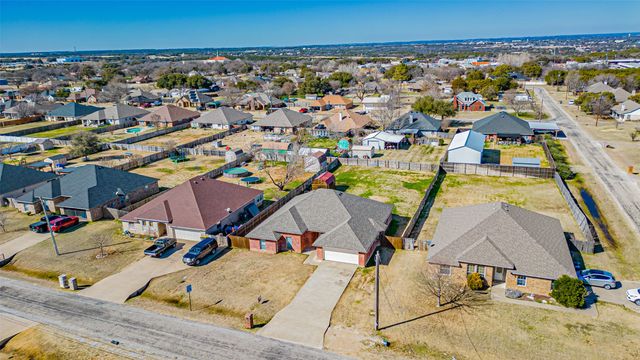 622 Parker Lane, Granbury, TX 76048