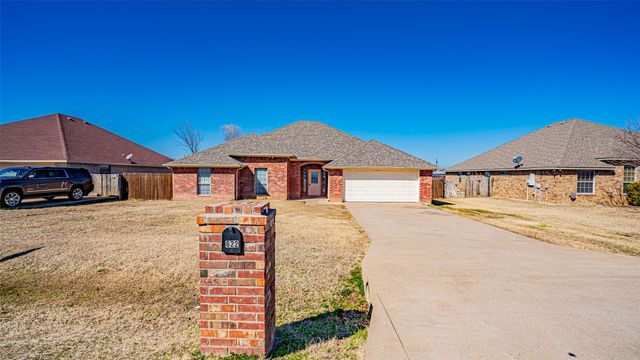 622 Parker Lane, Granbury, TX 76048