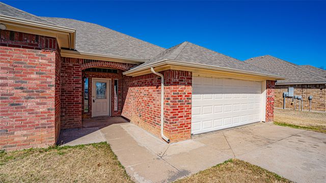 622 Parker Lane, Granbury, TX 76048