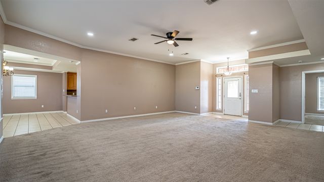 622 Parker Lane, Granbury, TX 76048