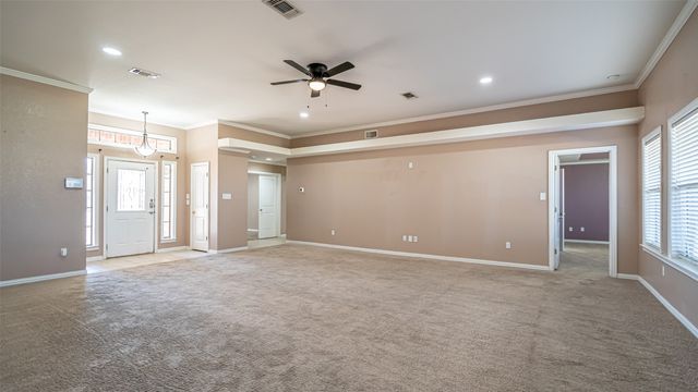 622 Parker Lane, Granbury, TX 76048