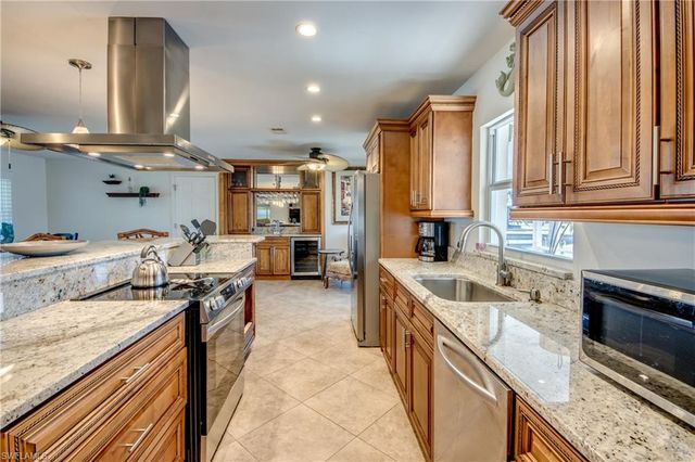 1122 El Dorado PKWY E, Cape Coral, FL 33904