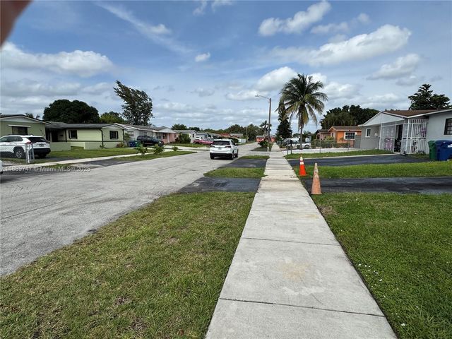 19133 NW 35th Avenue, Miami Gardens, FL 33056
