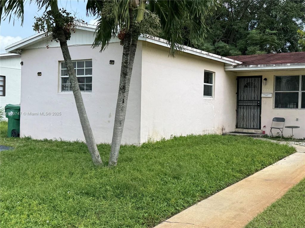 19133 NW 35th Avenue, Miami Gardens, FL 33056
