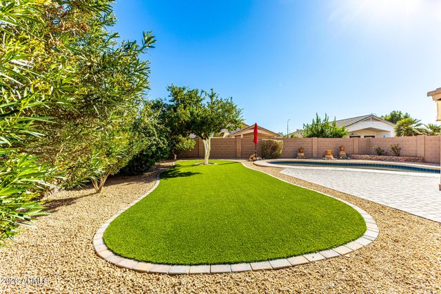 2381 E AUGUSTA Avenue, Chandler, AZ 85249