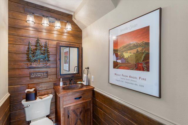 208 Cape Shore Drive, Mabank, TX 75143